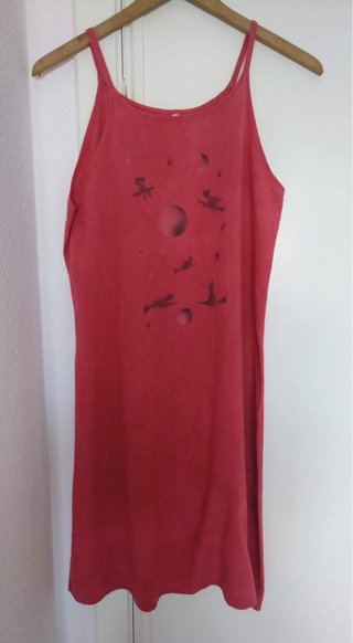 Vestido playero rojo con estampado