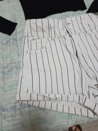 Pantalon corto Berska y jersey corto Pull&Bera.