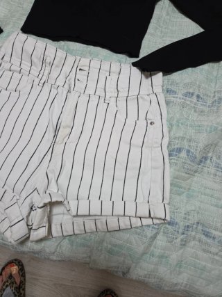 Pantalon corto Berska y jersey corto Pull&Bera.