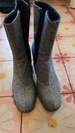 Botines plateados con plataforma