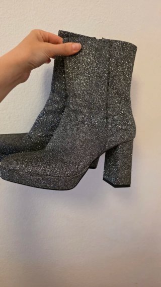 Botines plateados con plataforma