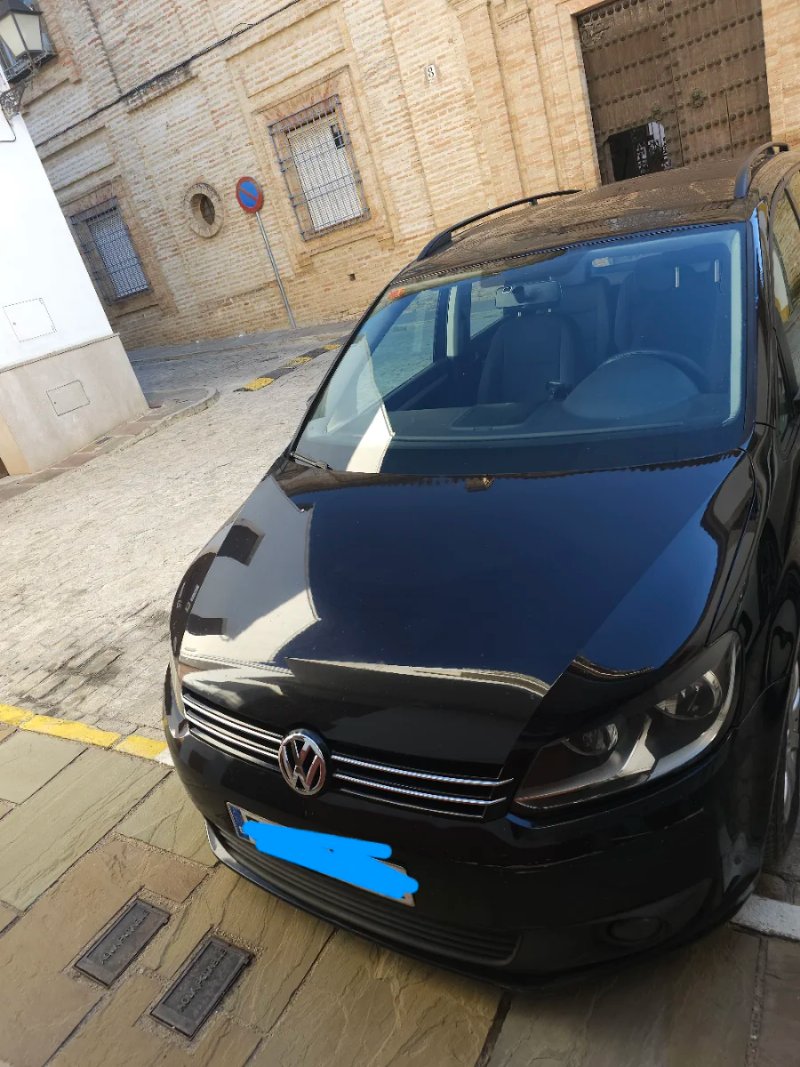 Volkswagen Touran 2012 - foto 1