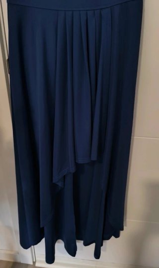 Vestido azul de encaje con espalda descubiertau