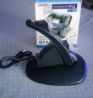 PS4 Negra, 2 mandos, 7 juegos