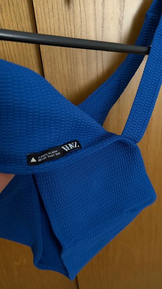 Top Zara azul