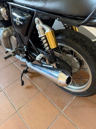 Royal Enfield Interceptor 650 Negra/Plata