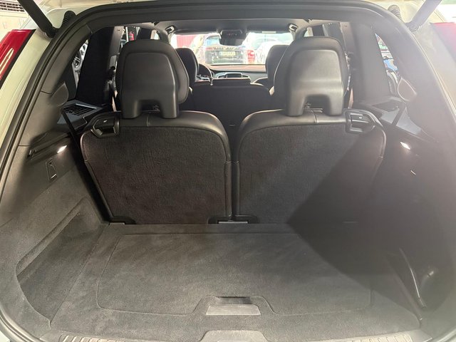 VOLVO XC90 2.0 D5 AWD RDesign C Auto 7 PLAZAS
