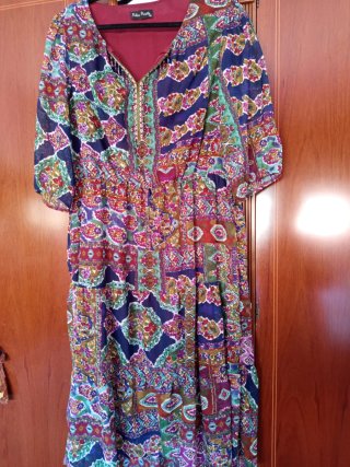 Vestido estampado multicolor elegante