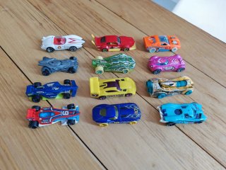 Lotto 12 Hot Wheels race, speed, concept cars