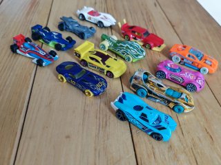 Lotto 12 Hot Wheels race, speed, concept cars