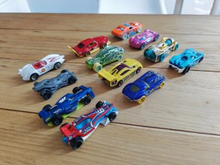 Lotto 12 Hot Wheels race, speed, concept cars