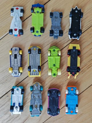 Lotto 12 Hot Wheels race, speed, concept cars