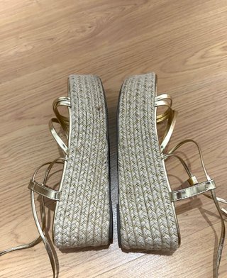 Sandalias esparto doradas plataforma