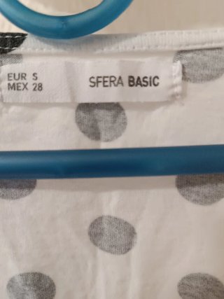 Blusa Sfera Basic lunares blanca y negra Talla S