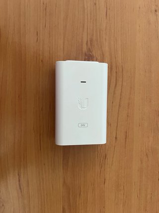 Ubiquiti PoE 24V 1A 24W Adaptador