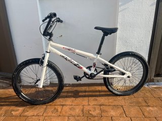Bicicleta BMX Blanca