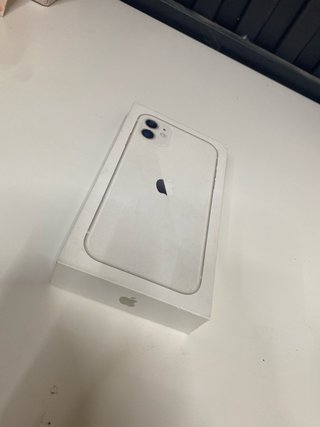 Caja iPhone 11 Blanca - Como Nueva