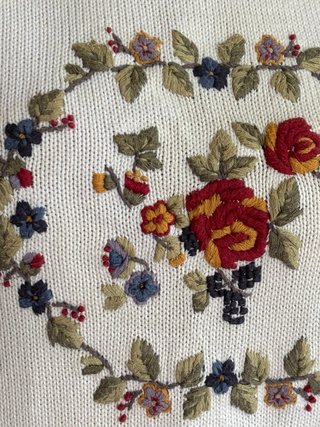 Jersey beige algodón bordado floral