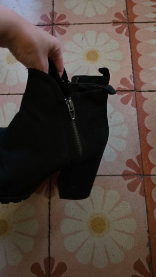 Botines negros ante con cremallera