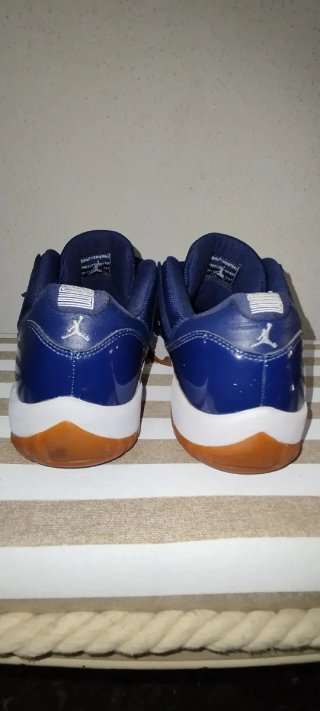 Zapatillas Jordan 11 Low Azul y Blanco