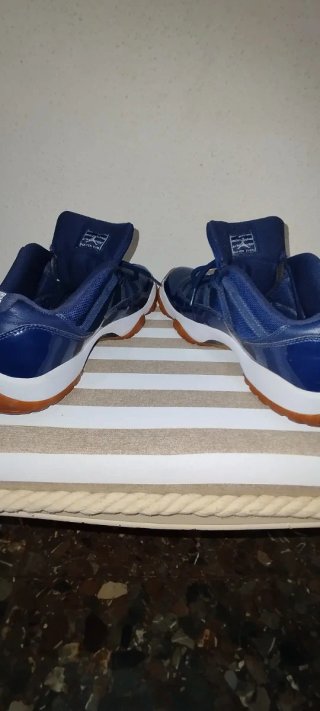 Zapatillas Jordan 11 Low Azul y Blanco