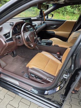 Lexus ES 2019
