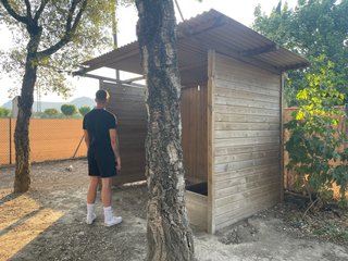 Caseta de madera y metal