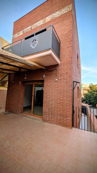 Espectacular casa con piscina, a 15" de Barcelona