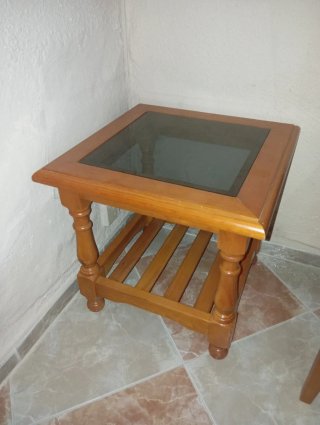 Mesa auxiliar madera y cristal