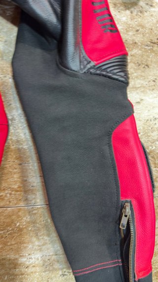 Mono de cuero para moto infantil.Talla 8