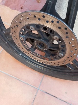 Llanta Yamaha YBR 125 con disco de freno