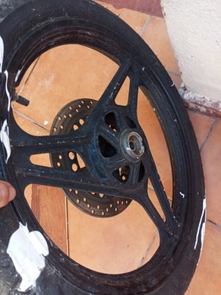 Llanta Yamaha YBR 125 con disco de freno