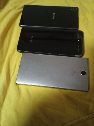 Lote 3 cellulari Honor e Sony
