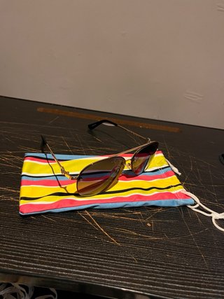 Lentes de sol Guess aviador dorados