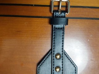 Cinturón ancho negro tachuelas