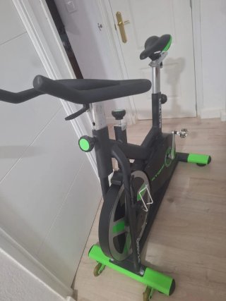 Bicicleta Estática Verde y Negra