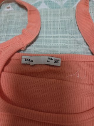 Conjunto lefties. Talla L. Top y falda/pantalón.