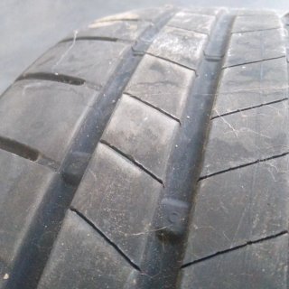Cubierta BRIGESTONE 225/40/18