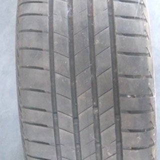Cubierta BRIGESTONE 225/40/18
