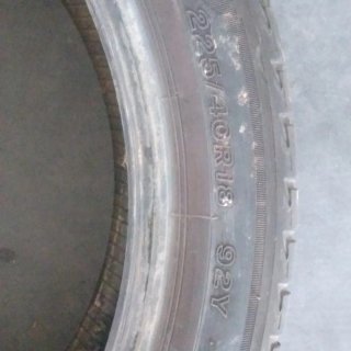 Cubierta BRIGESTONE 225/40/18