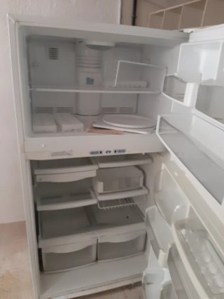 Nevera grande blanca