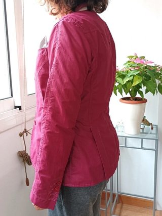 Chaqueta Aníssej Life roja burdeos ligera