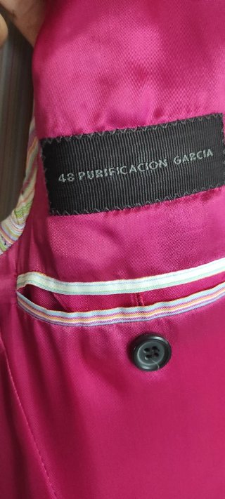 Americana Purificación García - T 48 - Como nueva