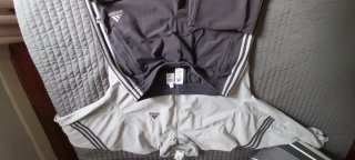 Chándal Adidas gris oscuro y Gris claro completo