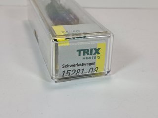 Escala N - Vagón plataforma de 6 ejes DR Minitrix