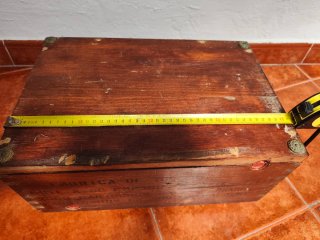 Caja madera antigua munición Fábrica Toledo.