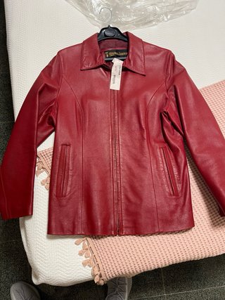 Chaqueta de cuero roja