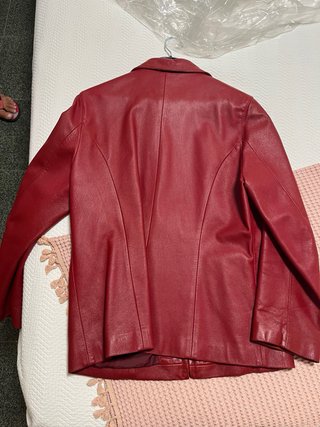 Chaqueta de cuero roja