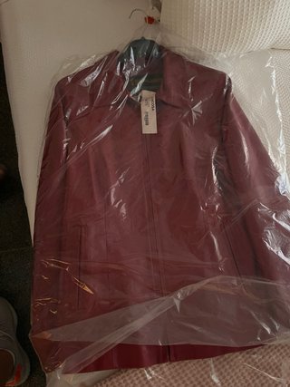 Chaqueta de cuero roja