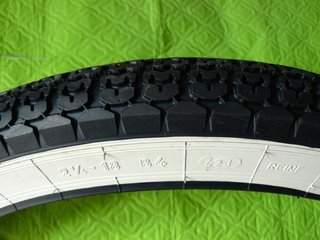 Neumatico Mitas Banda Blanca 2-1/4x18”